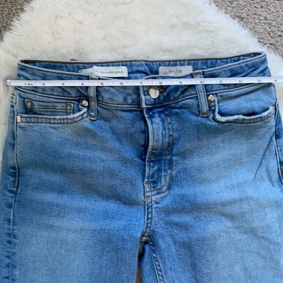 Pilcro And The Letterpress Size 25 Straight Leg Cropped Jeans Flowers On Bottom - Picture 8 of 10